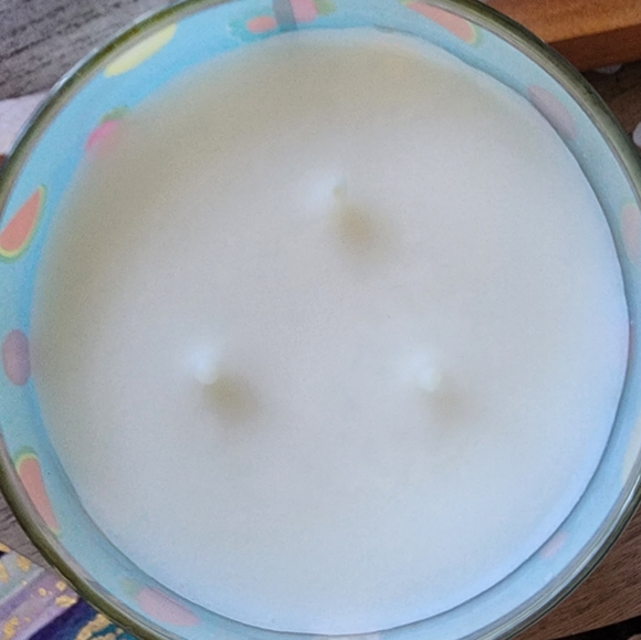 🍒🐰Silly Tricks 3-Wick Candle Goose Creek Candle Co. (Trix Cereal Scent) - Picture 3 of 3